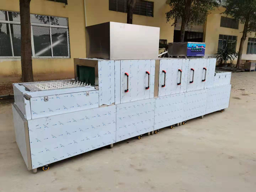 學校飯堂洗碗機